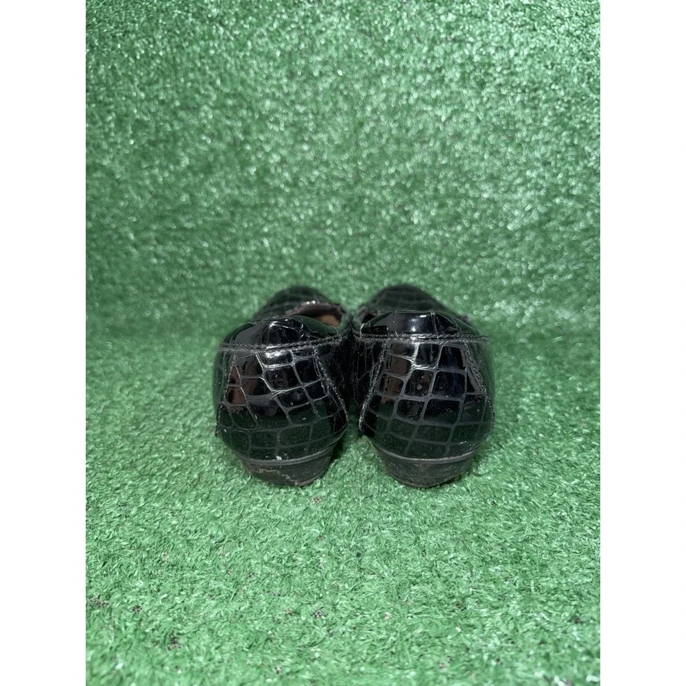 Clarks Everyday Loafers Womens Size 7 M Black Croc Patent Leather Casual Comfort